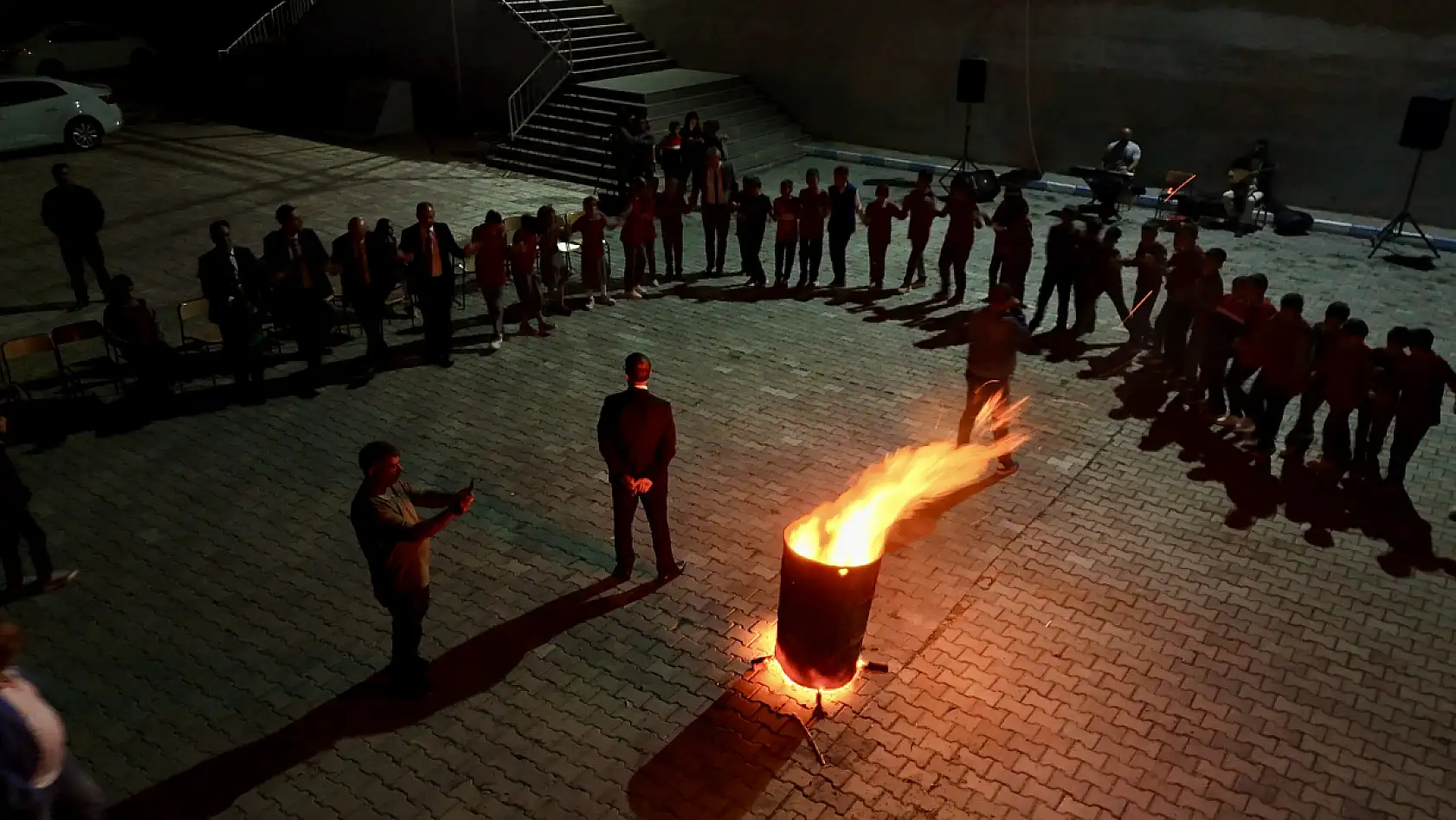Ağrı'da öğrenciler 'okulum beni bekler' dedi, okula bağlılıklarını pekiştirdi