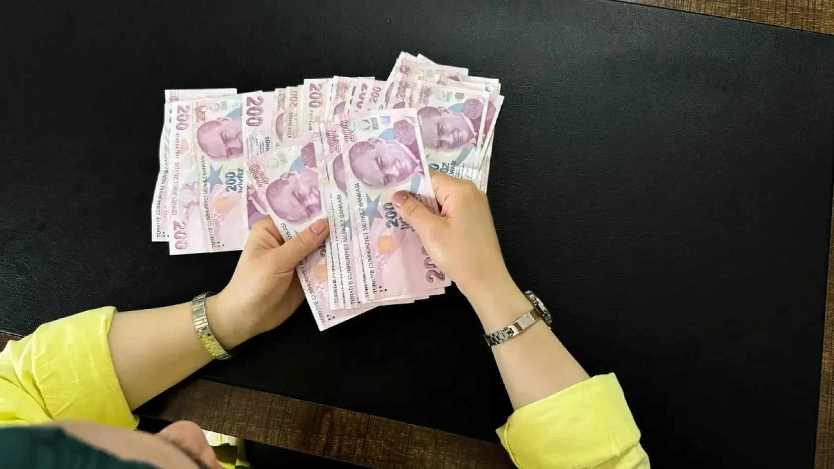 Emeklilere Banka Yarışı: Promosyon ve Ek Ödemelerde Rekor Seviyeler Görüldü