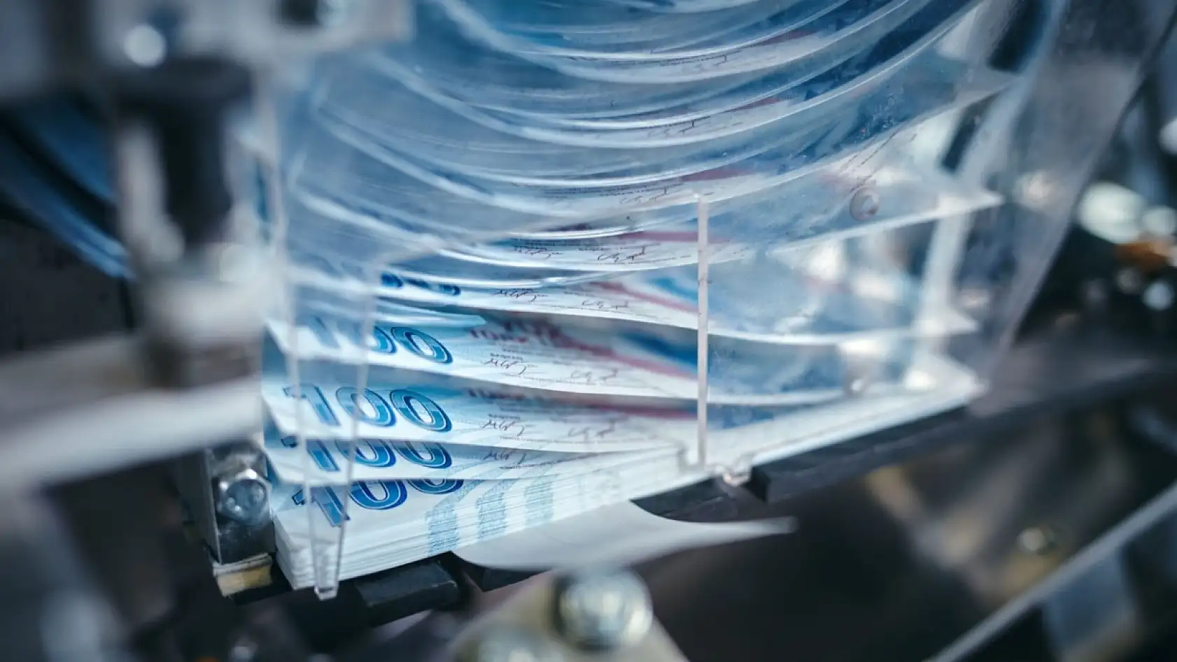 Merek Ediliyor: O Bankadan Yeni Evlenenlere 10 Bin TL Destek!