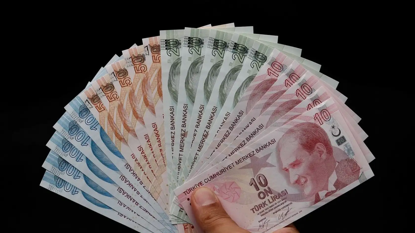 Emeklilere Çifte Zam Umudu: SGK Uzmanından Refah Payı ve Ek Zam Açıklaması