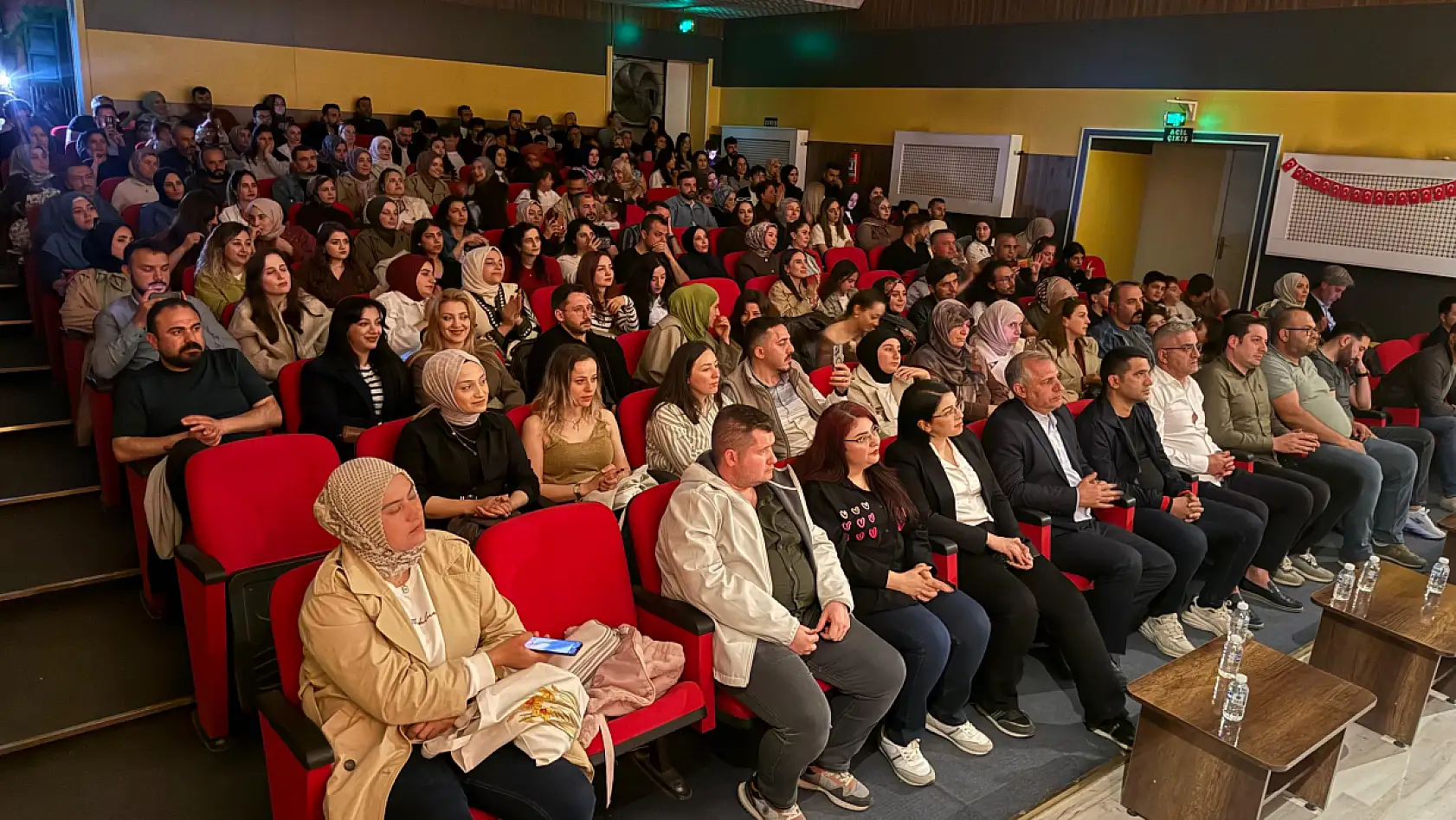 Doğubayazıt'ta öğretmenlerden türkü dolu gece