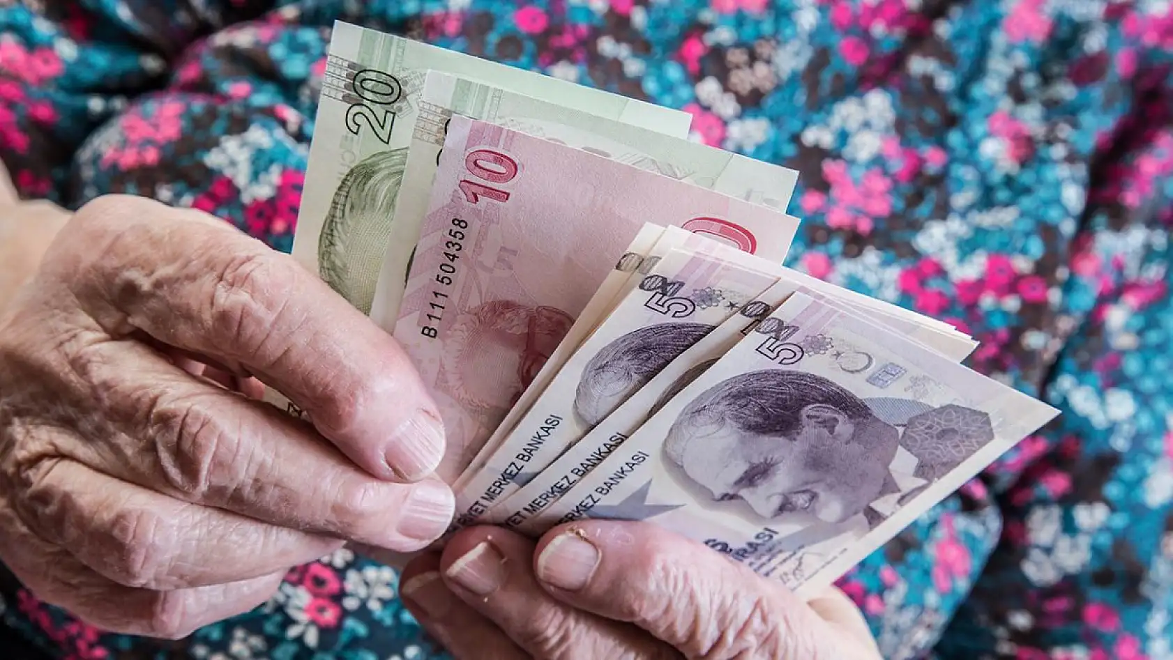 Doğum İzninde Tarihi Düzenleme: Süre 24 Haftaya Çıktı, Ödemeler 123 Bin TL'yi Aştı