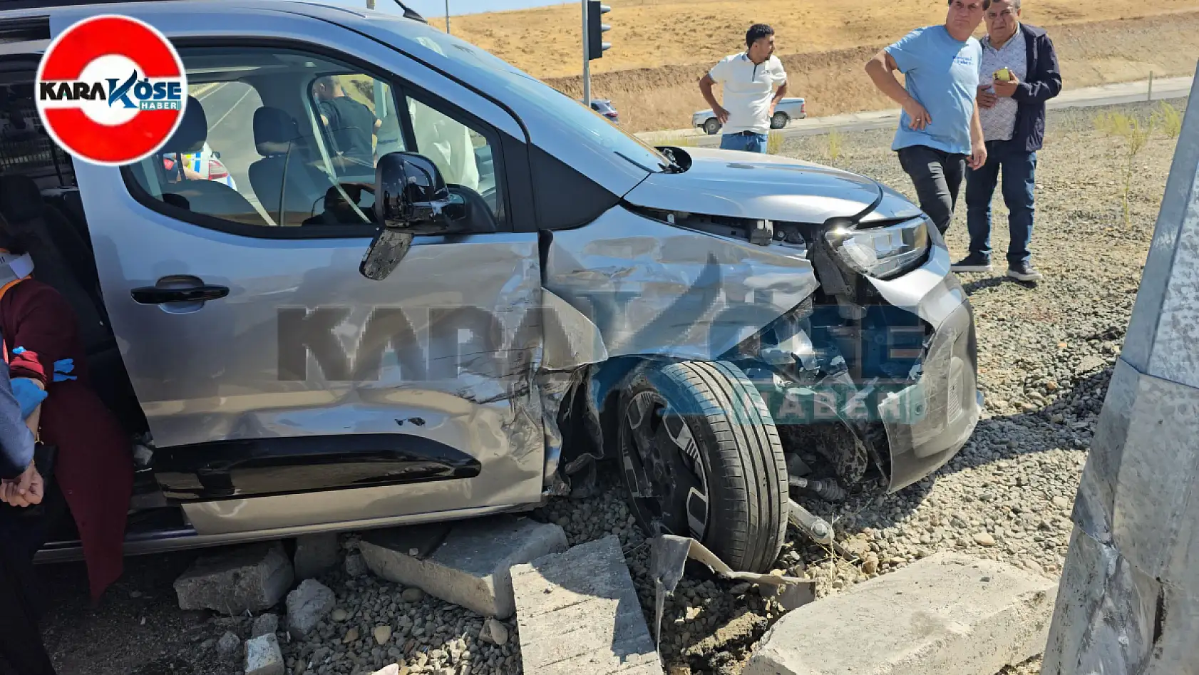 Ağrı Hamur–Tutak yolunda can pazarı! 6 yaralı, İlk müdahale Ağrı milletvekilinden