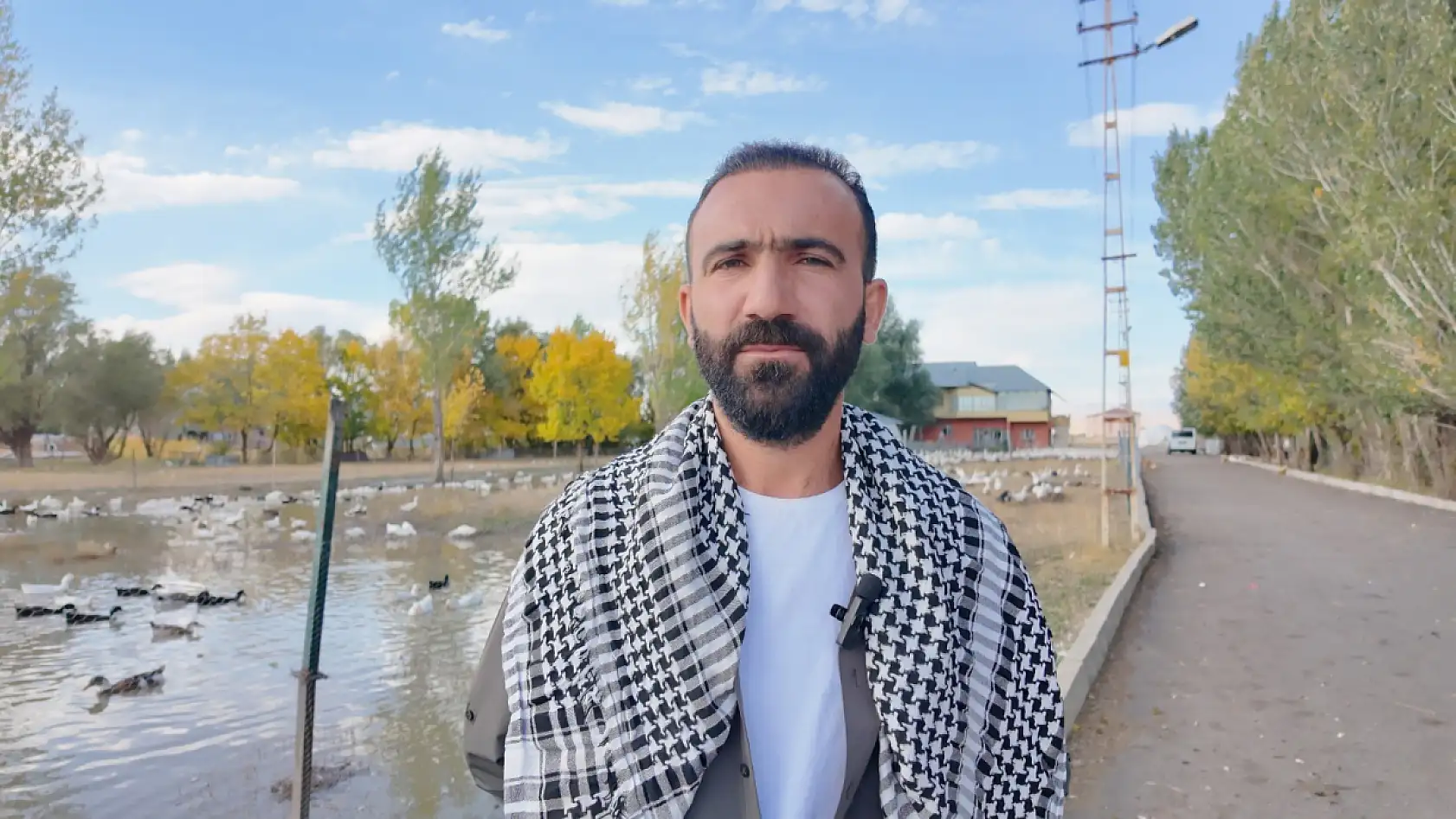 Ağrı'da üretim aşkıyla kurulan çiftlikte tebessüm ettiren manzara