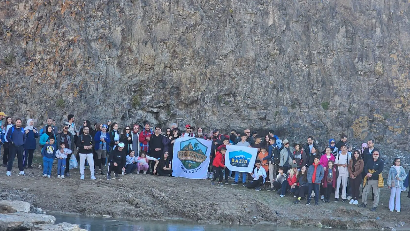 Doğubayazıtlı doğaseverler Diyadin Kanyonları'nda keşif yürüyüşü yaptı