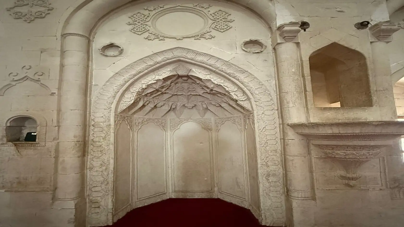 İshak Paşa Sarayı Camiinde hiç namaz kıldınız mı?