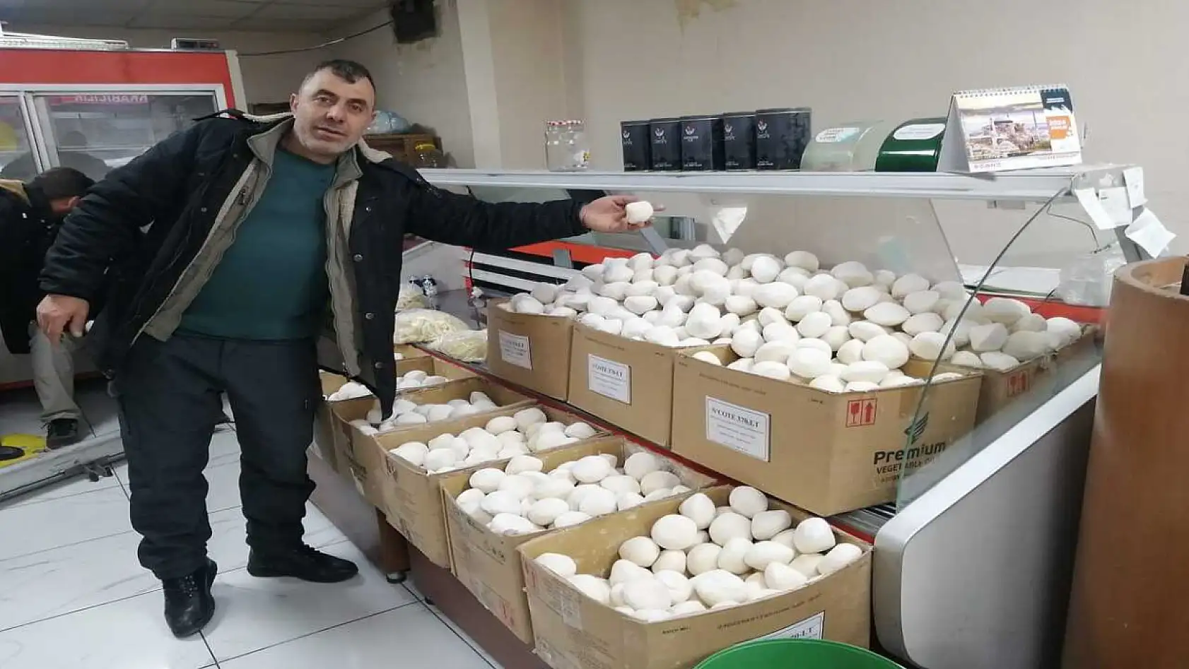 Ağrı'da kar yağmayınca hastalıklar arttı çözüm kurutta bulundu