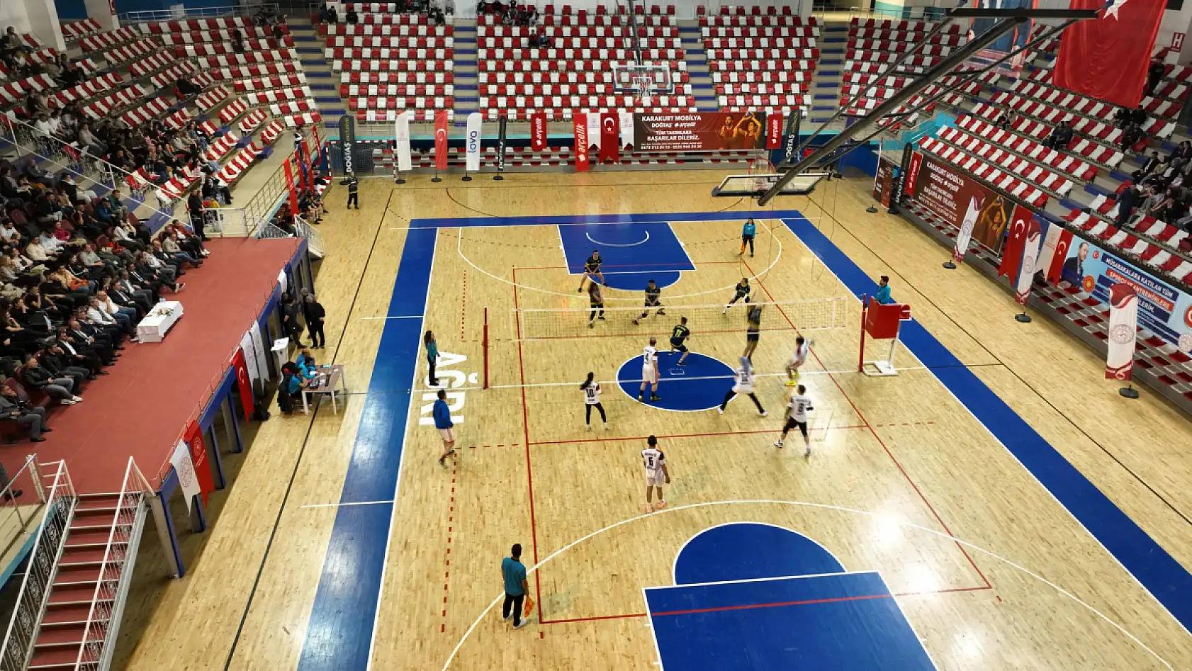 Ağrı'da spora ve gençliğe yönelik katılımcı etkinlikler aralıksız sürdürülüyor