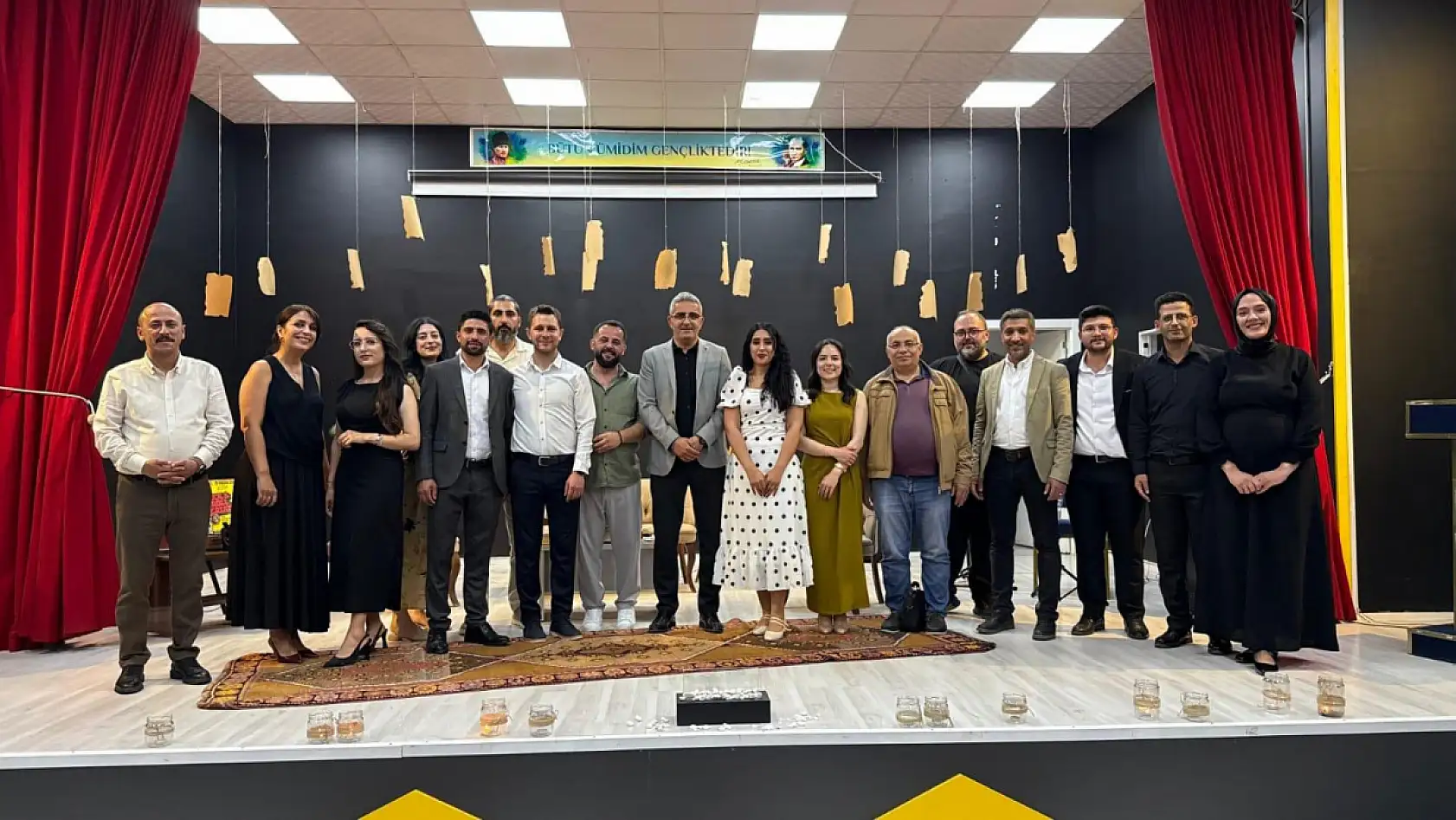 Doğubayazıt'ta öğretmenlerden anlamlı şiir dinletisi