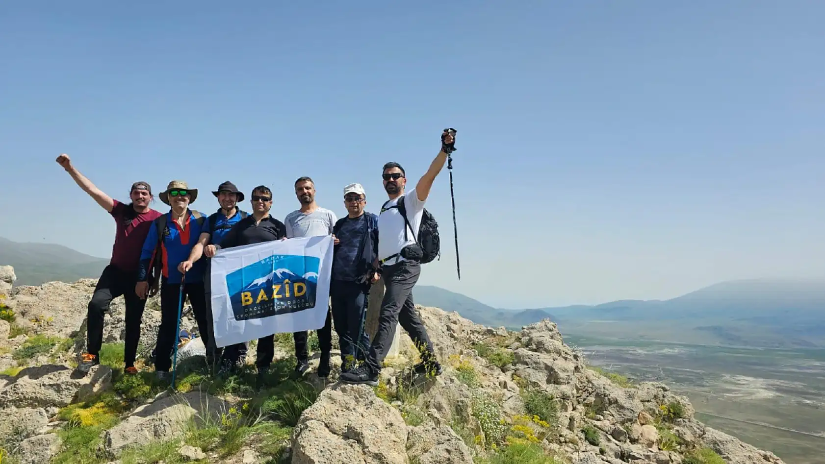 Bazid dağcıları Kalus Dağı'nda sürpriz canlıyla karşılaştı