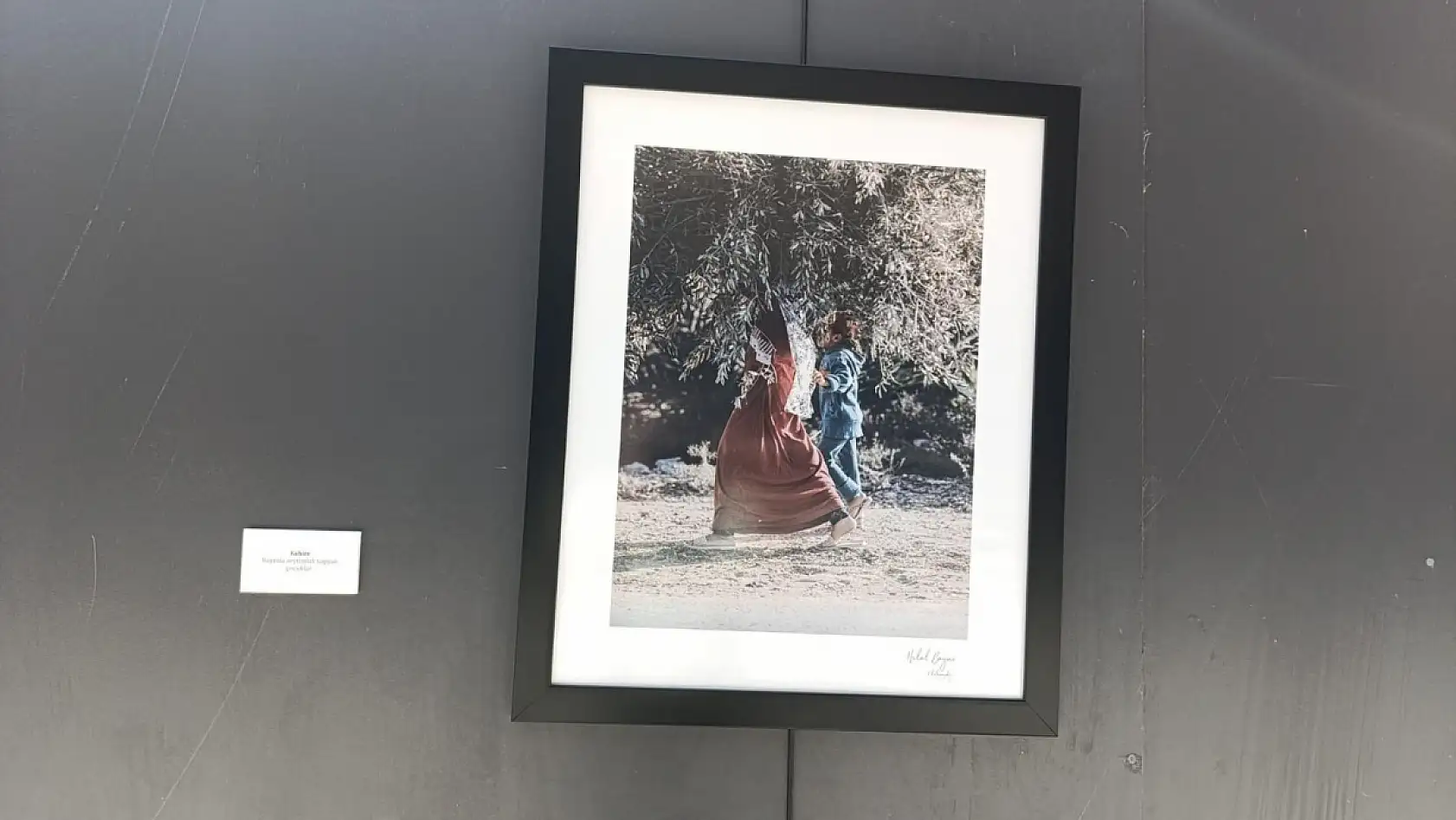 Ağrılı çocukların resimleri İshak Paşa Sarayı'ndaki sergide göz doldurdu