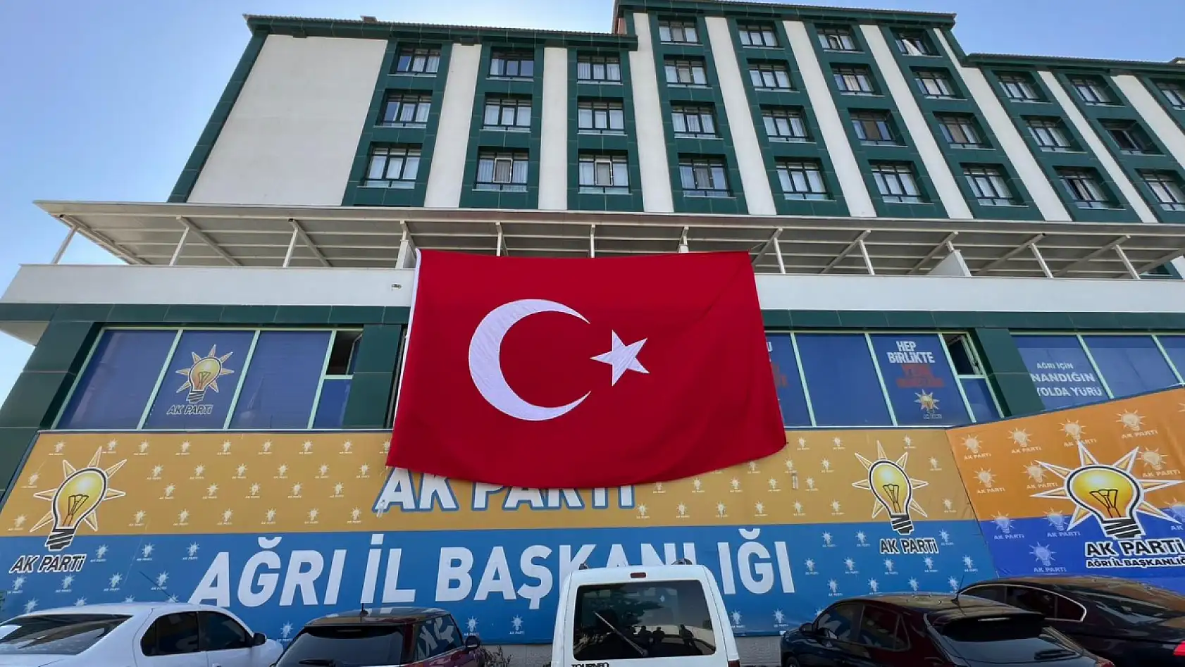 Ağrı AK Gençlik ailesi 'terörsüz Türkiye' için şanlı bayrağın altında buluştu