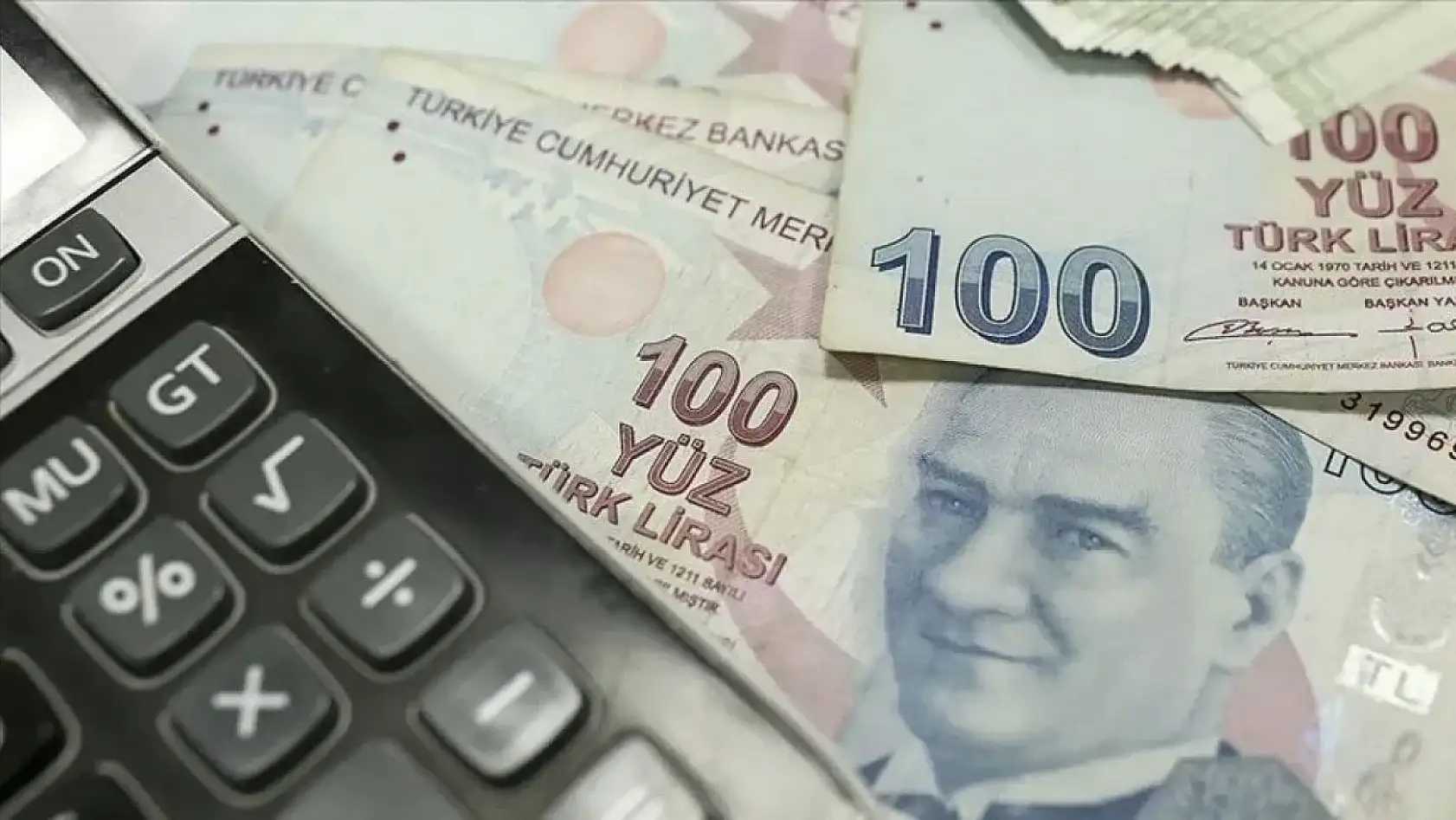 Memur ve Emeklinin Gözü Ocak Zammında: İlk Hesaplamalar Belli Olmaya Başladı
