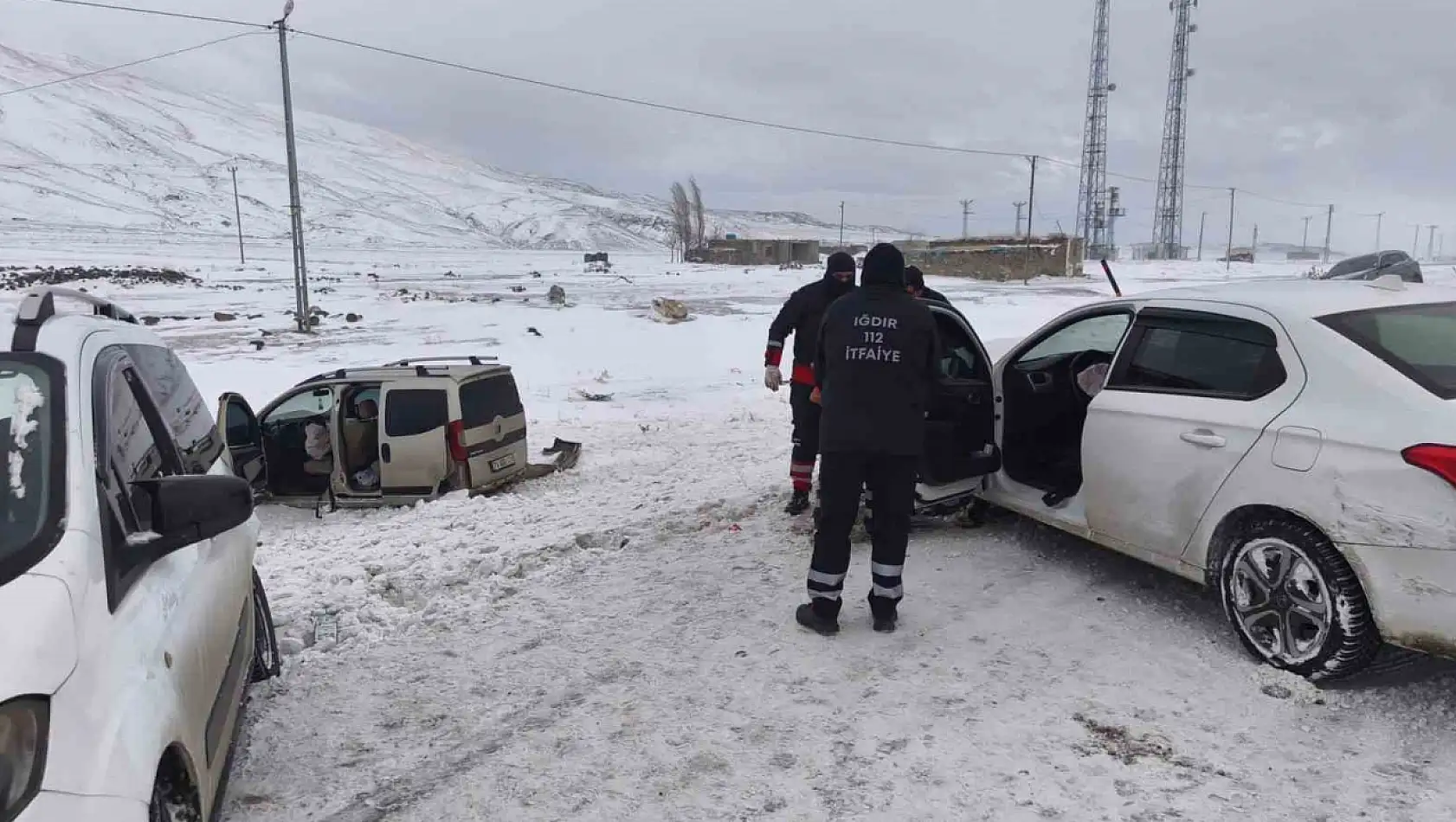Ağrı Doğubayazıt-Iğdır karayolunda zincirleme kaza