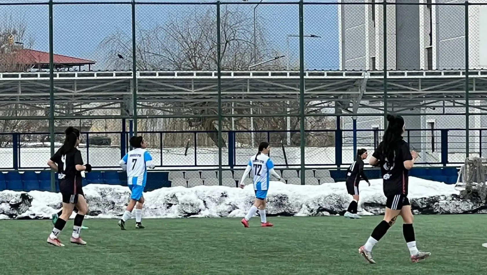 Ağrı Kadın Futbol Takımı, Van deplasmanından golsüz döndü