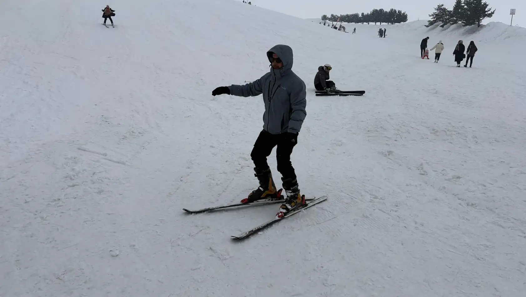 Ağrı Küpkıran Kayak Tesisleri'nde hafta sonu yoğunluğu