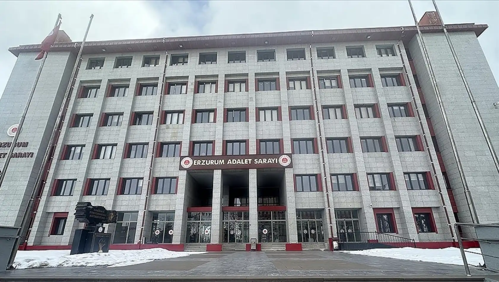 Belediye Başkanına hakarete tutuklama