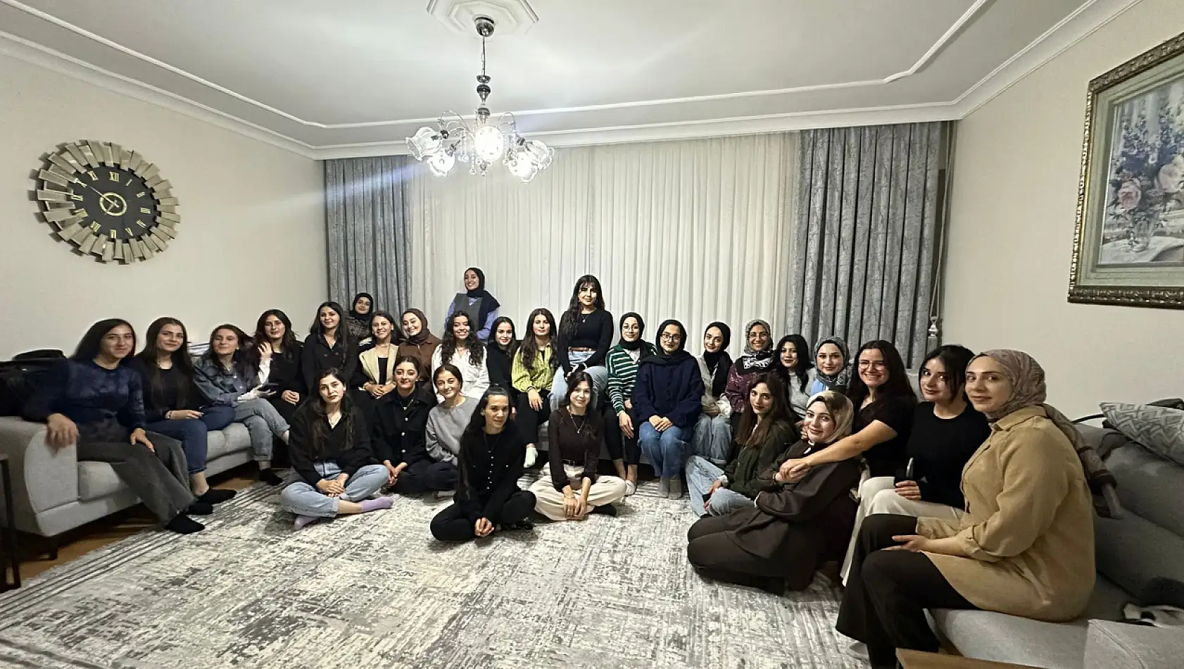 Doğubayazıt'ta üniversite öğrencileri aile sıcaklığında bir araya geldi