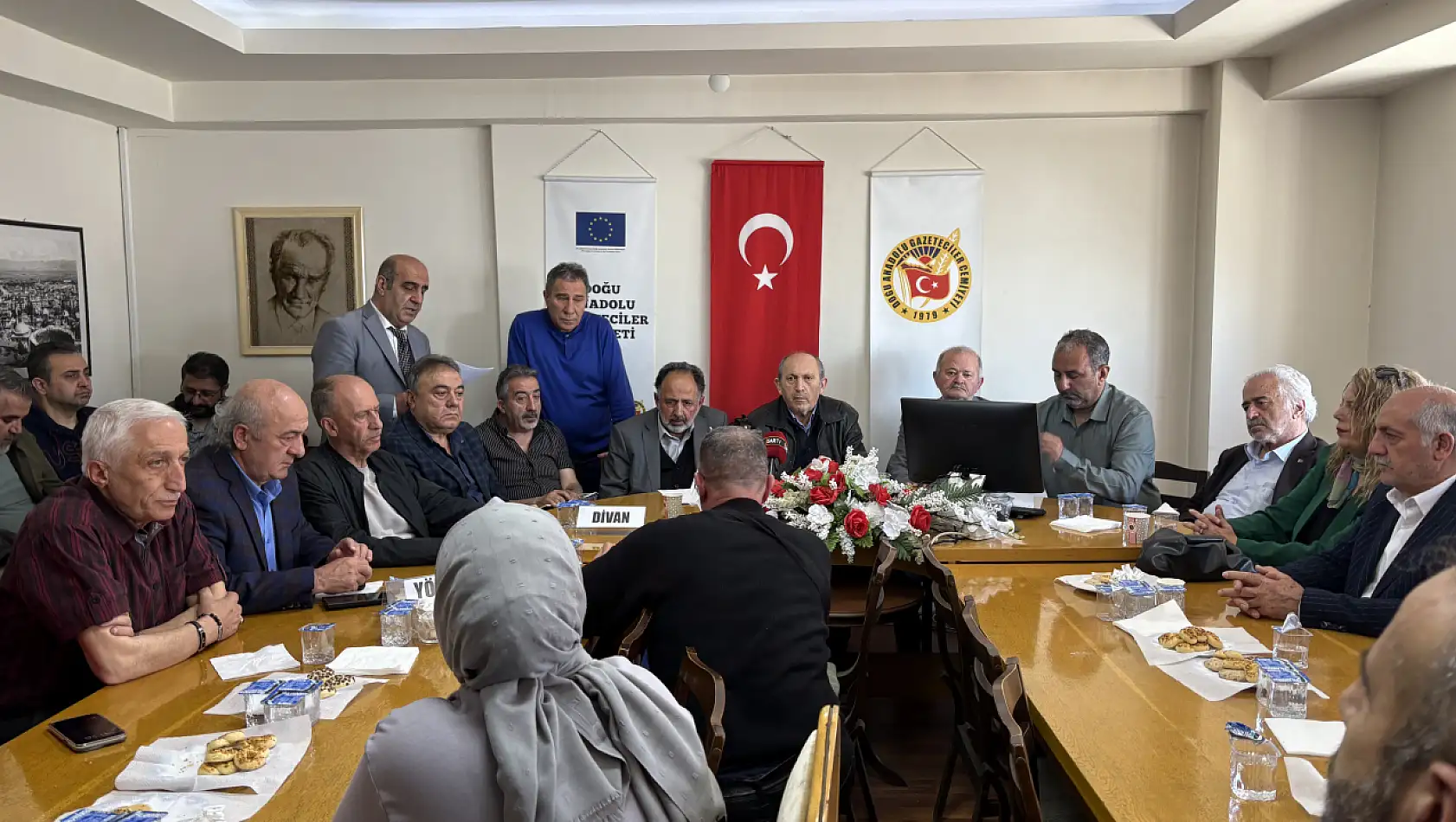Doğudaki gazeteciler sandık başına gittiler