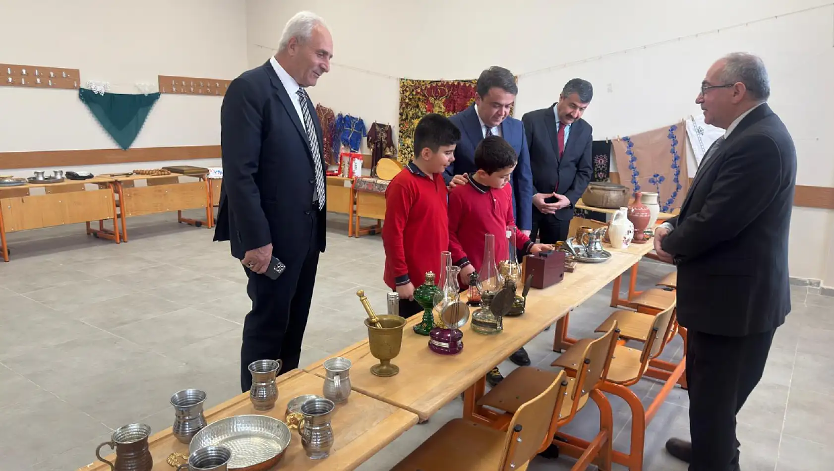 Eleşkirt'te yerli malı haftası öğrencilerin etkinliğiyle başladı