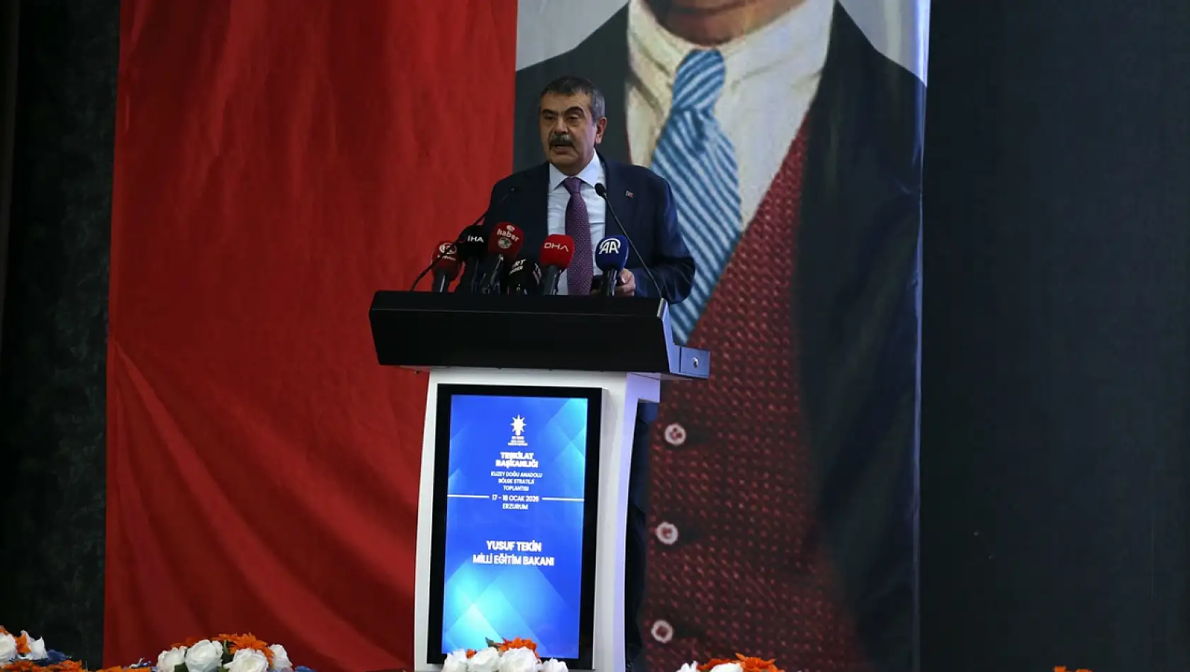 Erzurum'da siyasetin gündemi İstanbul oldu