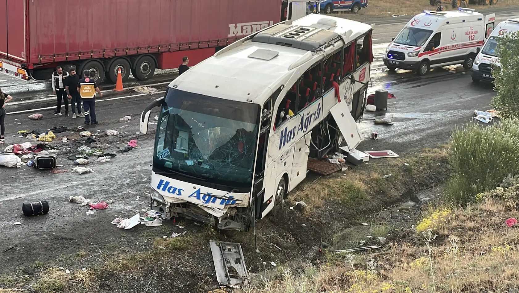 Kazanın ayrıntıları belli oldu: Otobüs bakın nereye çarpmış!