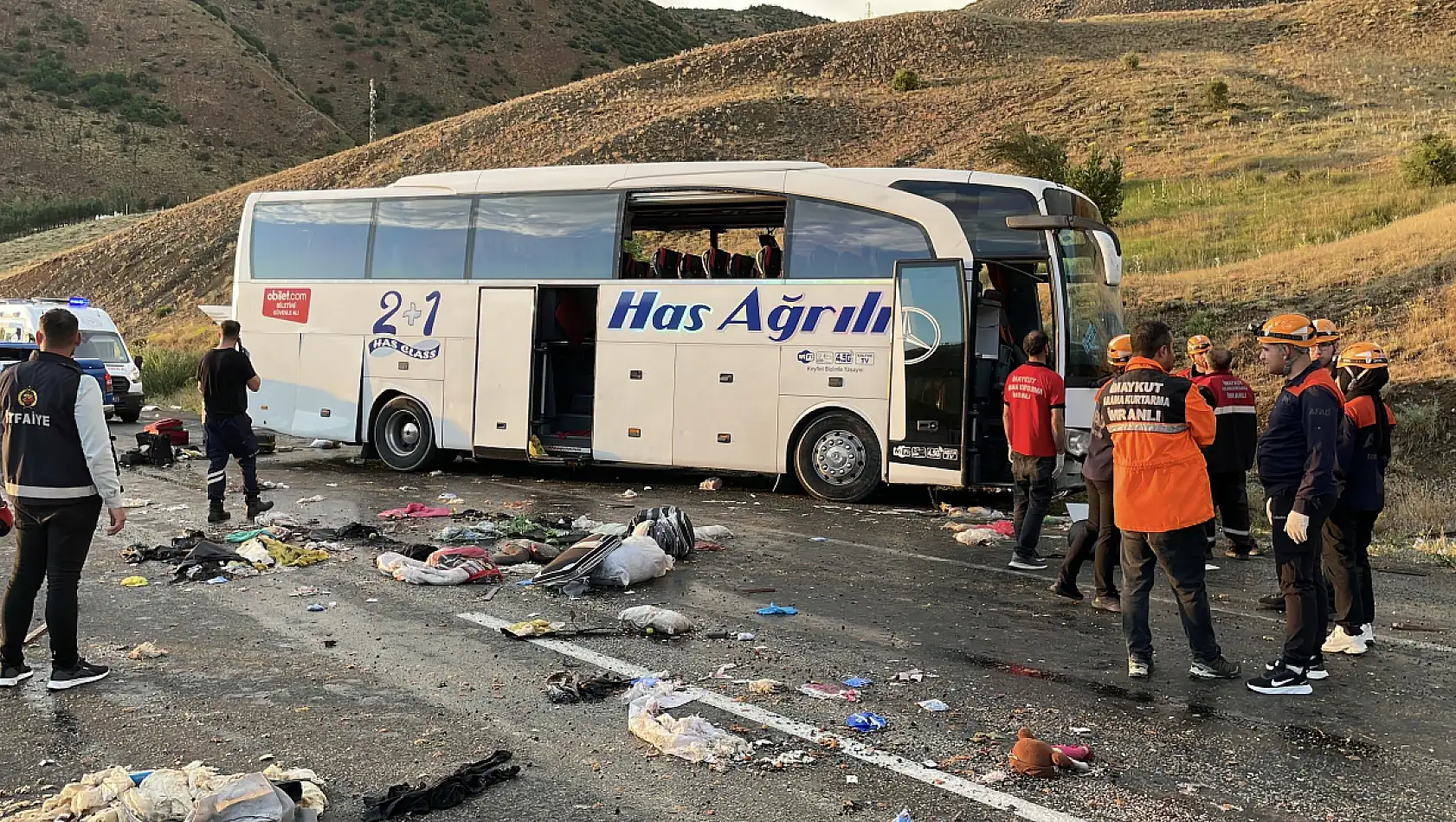 Kazanın ayrıntıları belli oldu: Otobüs bakın nereye çarpmış!