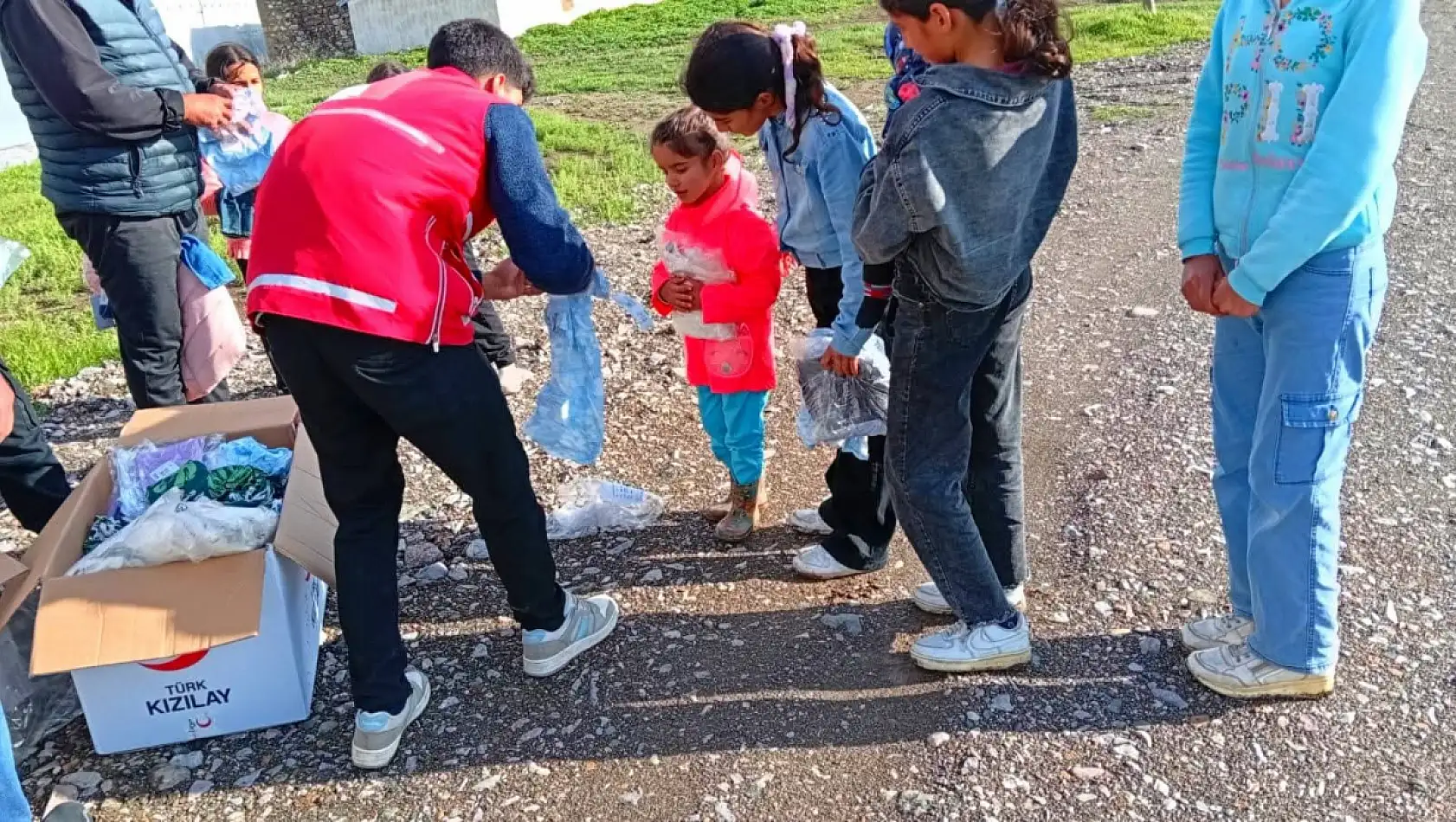Tüm emek kurban bayramı öncesi çocukları sevindirmek için