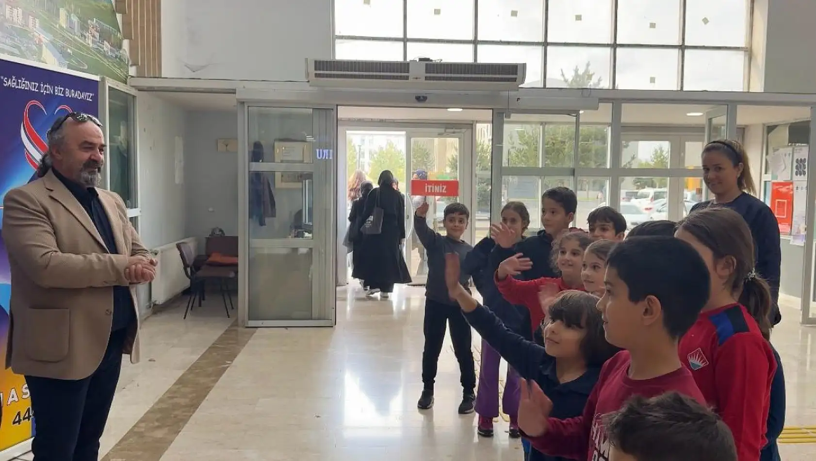 Ağrı'da sessiz bir yeniden doğuş: 'Nuh'un Sessizliği' sergisi ziyaretçilerini etkiledi