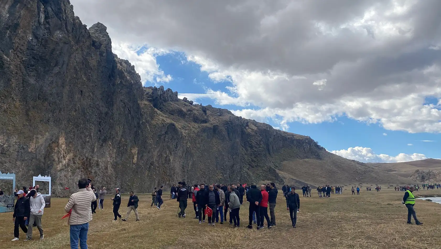 Diyadin'de geleneksel kanyon yürüyüşü büyük ilgi gördü