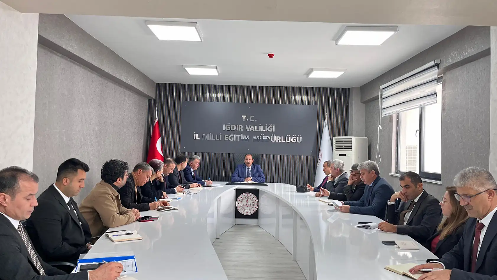Iğdır İl Millî Eğitim Müdürlüğünde Haftalık Değerlendirme Toplantısı Gerçekleştirildi
