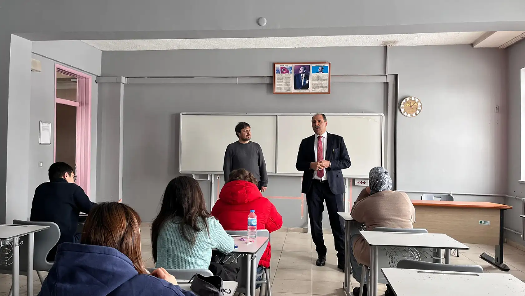 İğdır İl Milli Eğitim Müdürü Aziz Gün, 'Yarıyıl Tatili Tekrar Kampı'nı Ziyaret Etti