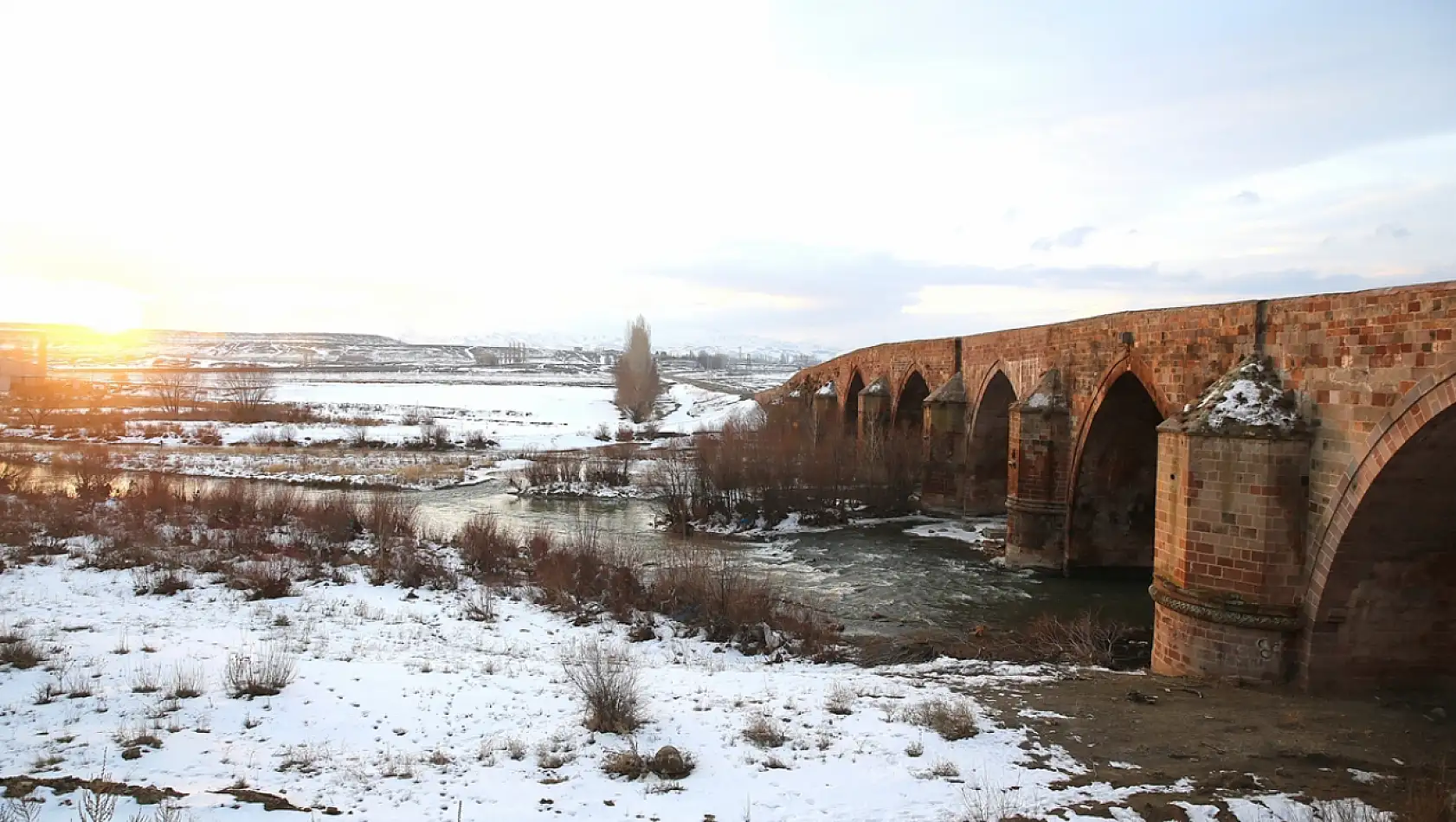 İpek Yolu'nun beyaza bürünen tanığı