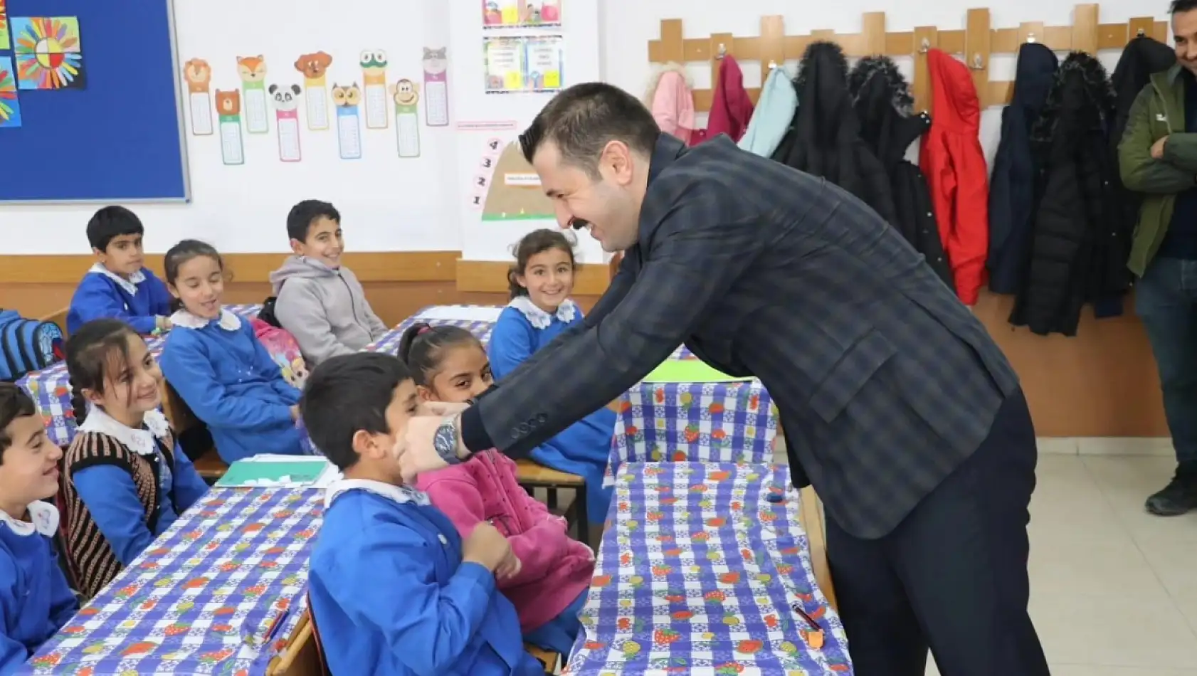 Kaymakam Coşkun'dan Raif Ateş Sönmez İlkokulu'na ziyaret