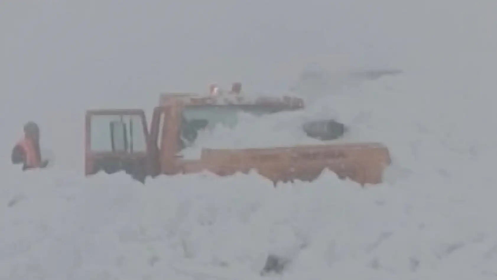 Muş-Kulp yolunda çığ alarmı