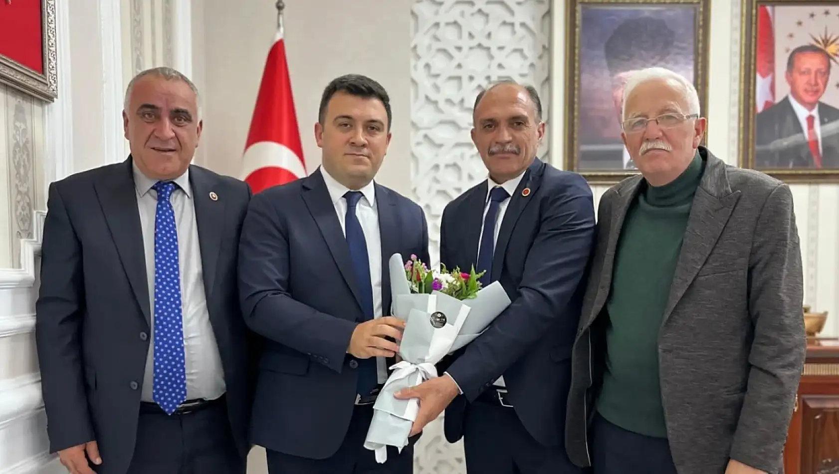 Patnos Kaymakamı Dertlioğlu, muhtarlarla bir araya geldi