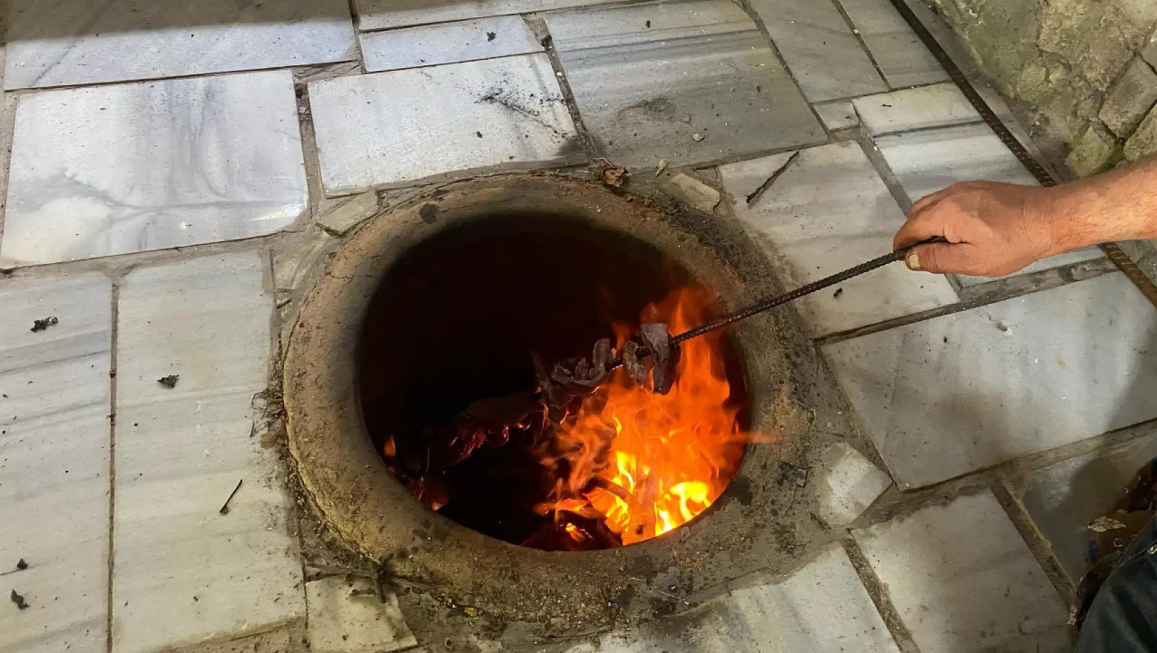 Tutak'ta bayram sofralarını geleneksel tandır süsledi