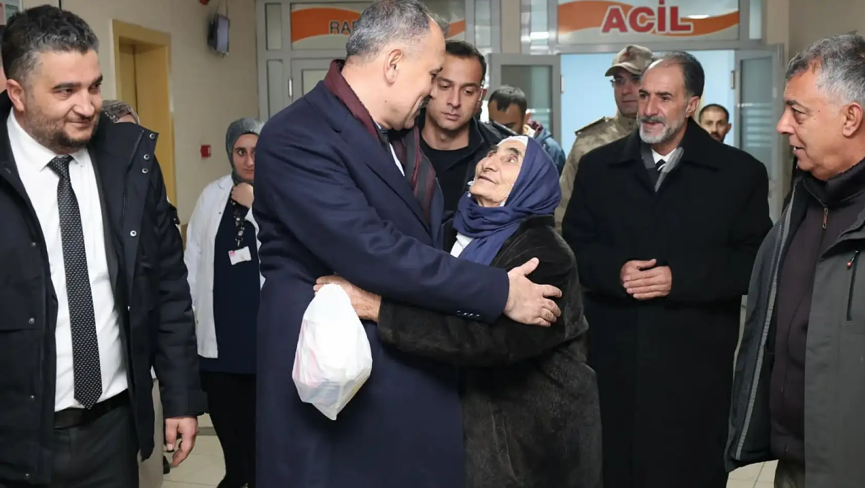 Vali Bozkurt, Diyadin'in sağlık ve tarım alanındaki potansiyelini değerlendirdi