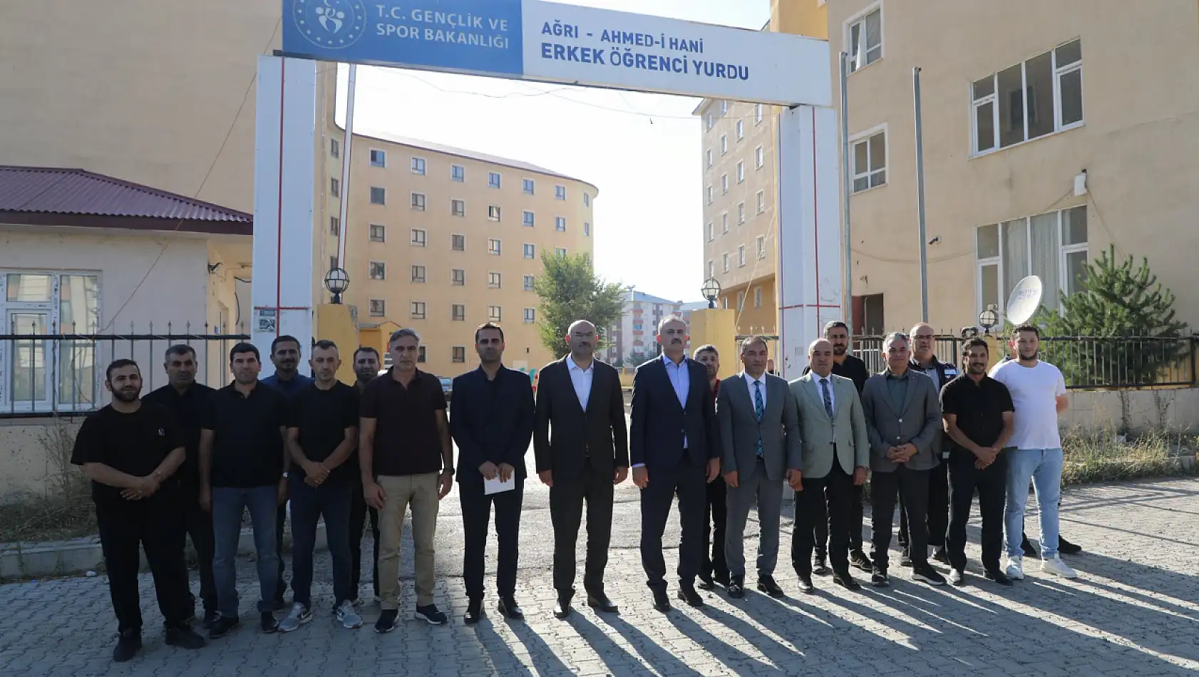 Vali Bozkurt yeni dönem öncesi hazırlıkları süren öğrenci yurtlarını inceledi