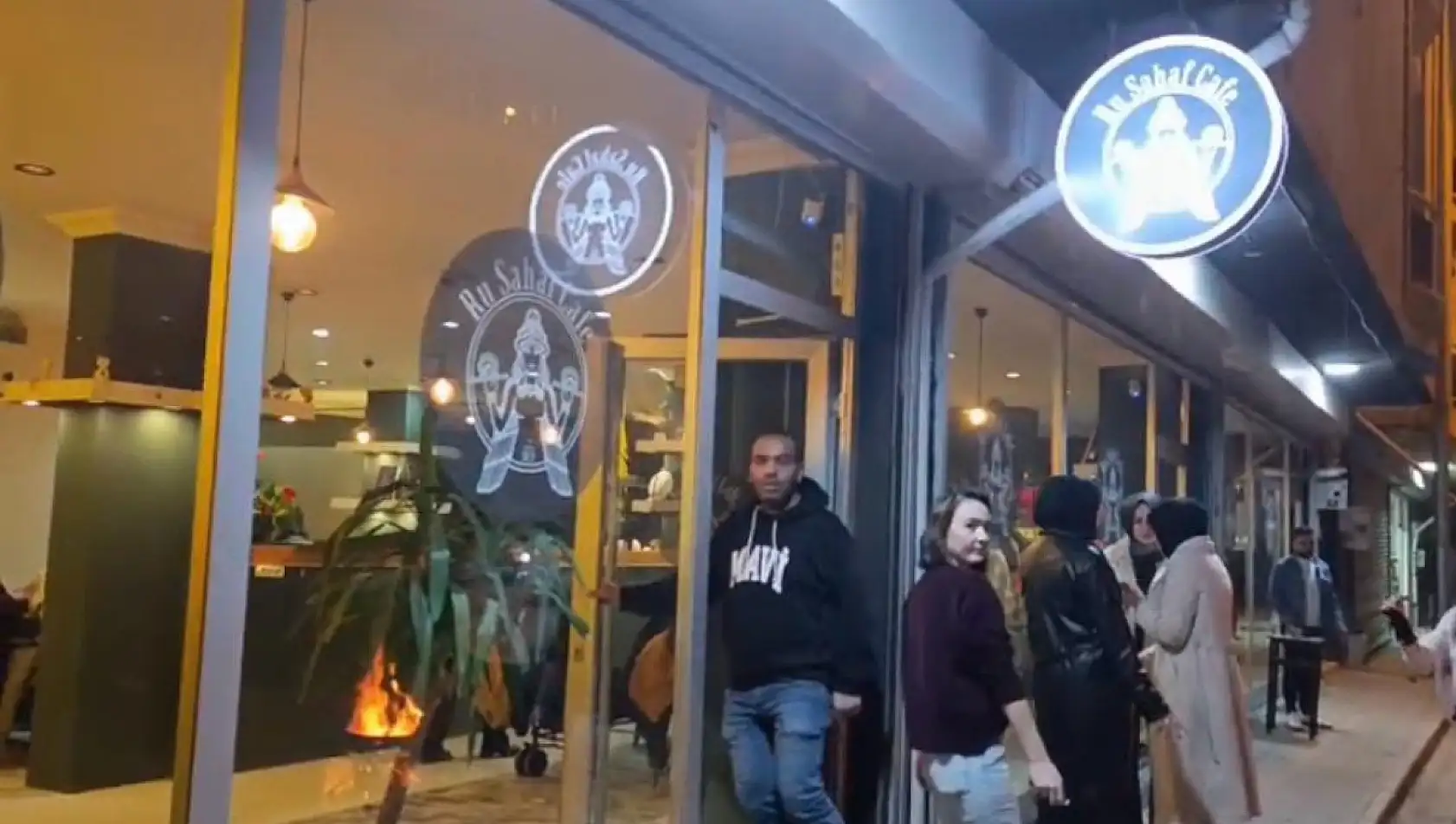 Doğubayazıt'ta kitap dostları aynı masada buluştu