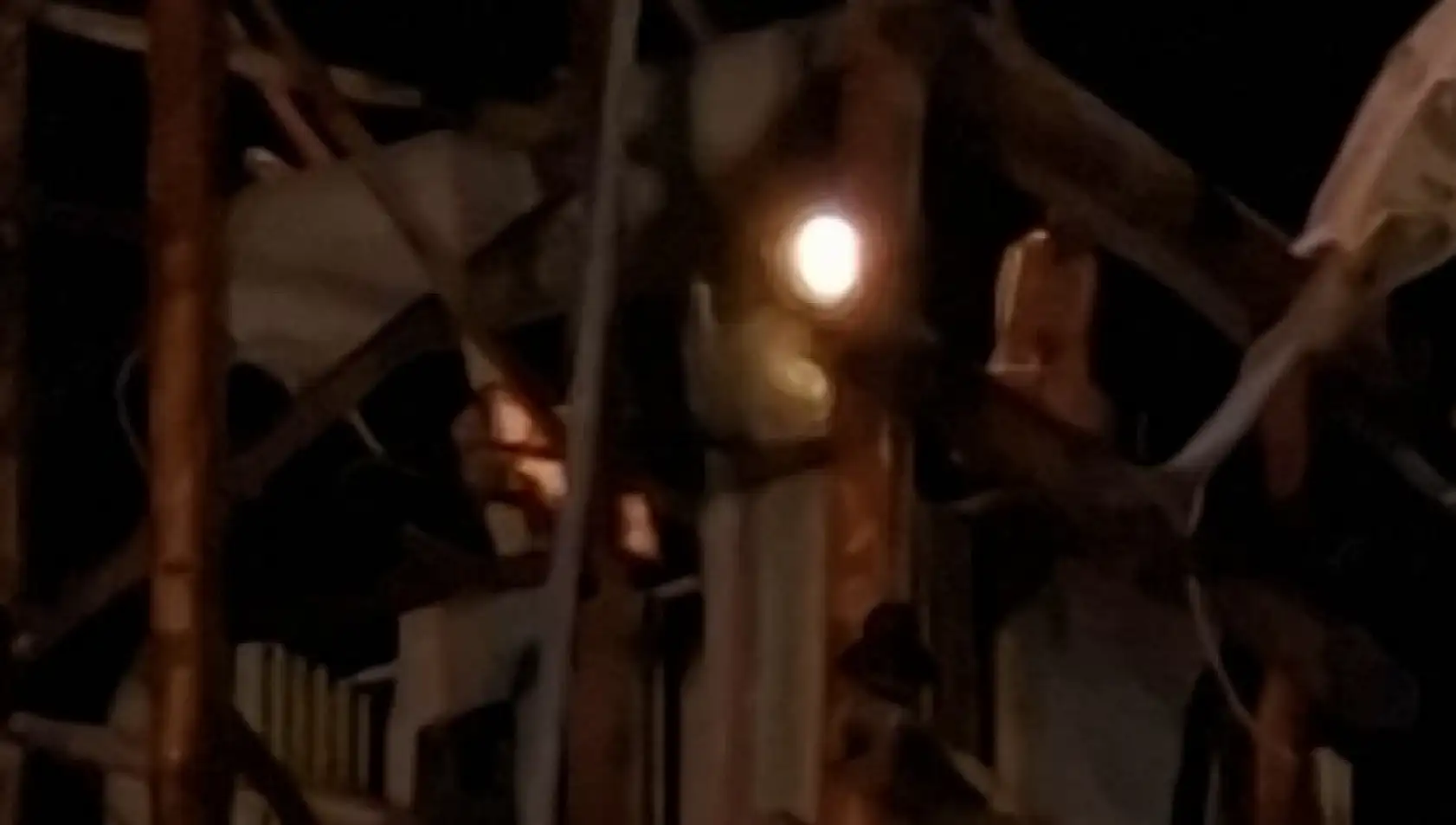 Ağrı'da korku dolu gece! Trafo patladı, mahalleli geceyi ayakta geçirdi