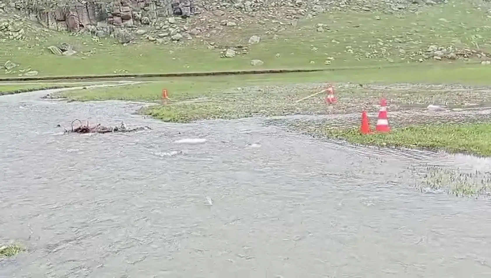 Erzurum'da salıncakta oynayan küçük Asiye'nin oyunu faciayla bitti