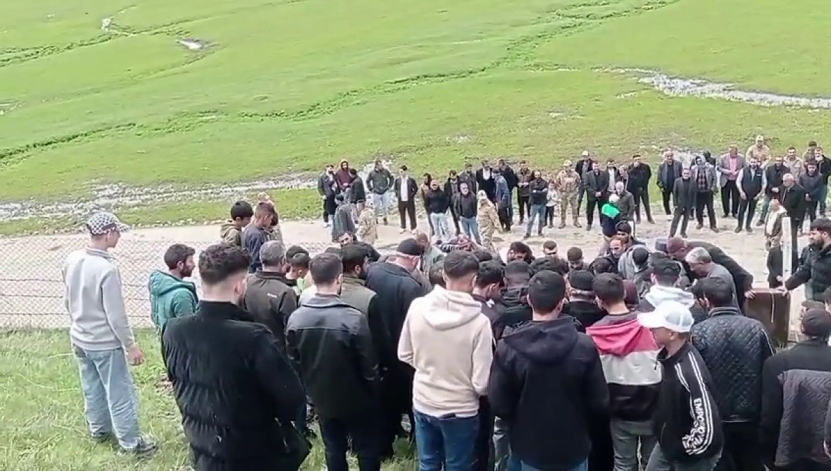 Erzurum'da salıncakta oynayan küçük Asiye'nin oyunu faciayla bitti