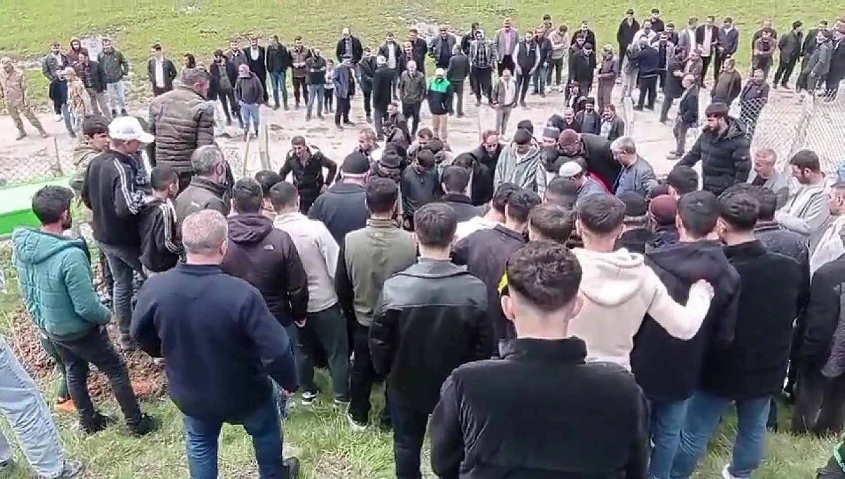 Erzurum'da salıncakta oynayan küçük Asiye'nin oyunu faciayla bitti