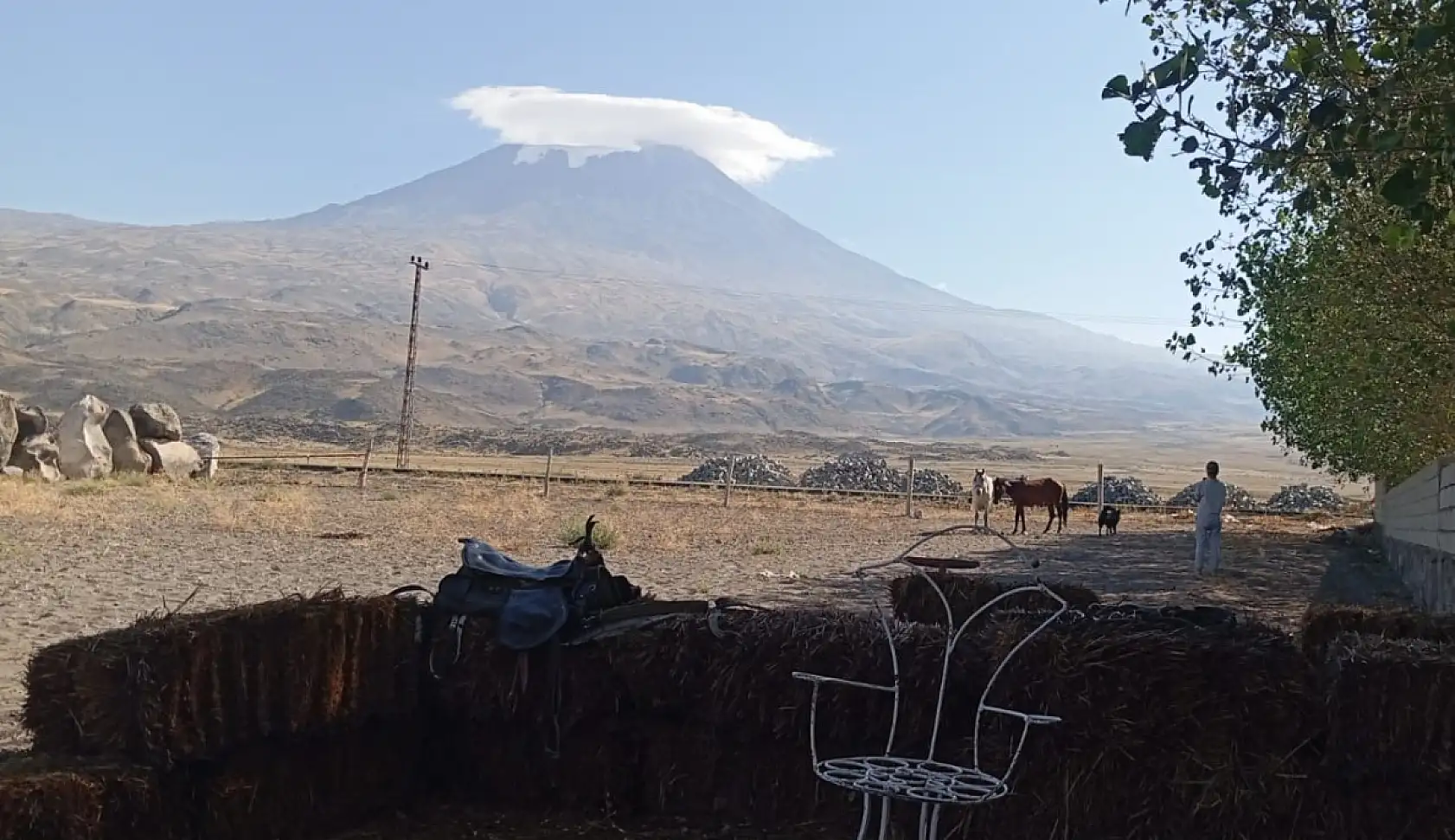 Zirvede ilgi çeken manzara: Ağrı Dağı 'şapka' taktı