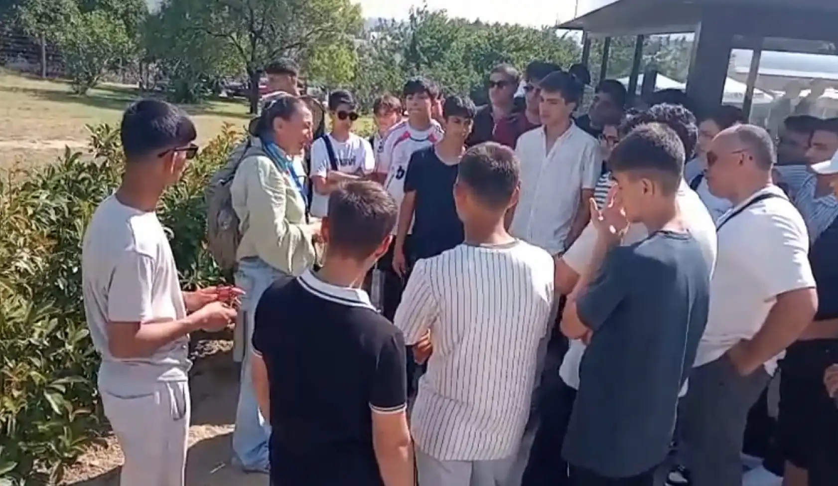 Ağrı'da tarihi yolculuğun ilk kafilesi döndü: 320 öğrenci unutulmaz anılarla kente ulaştı