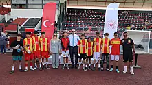 AGAH futbol turnuvası Doğubayazıt'ta ödül töreniyle sona erdi
