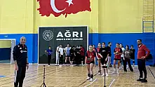 Ağrılı genç kızlar ay-yıldızlı forma için ter döktü