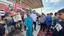 Doğubayazıt'ta 250 öğrenciye forma ve spor ayakkabısı desteği