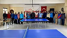 Hamur'da masa tenisi turnuvasında kıyasıya mücadele